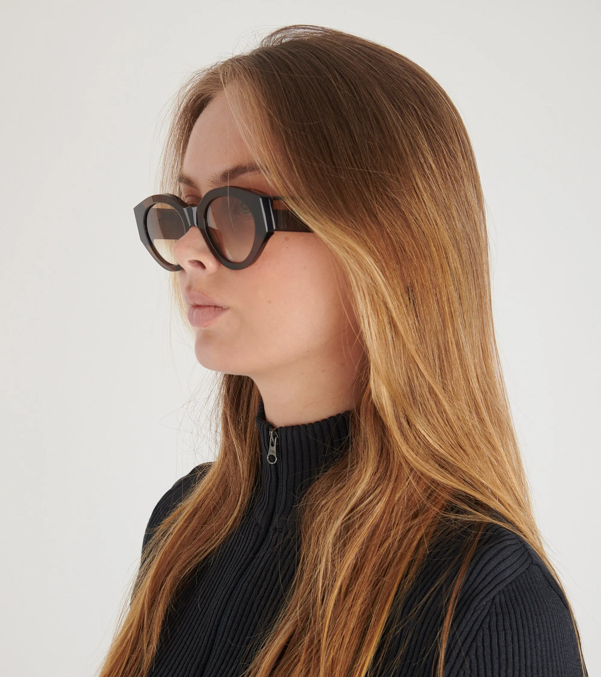 Polly Cola Brown Gradient Lens