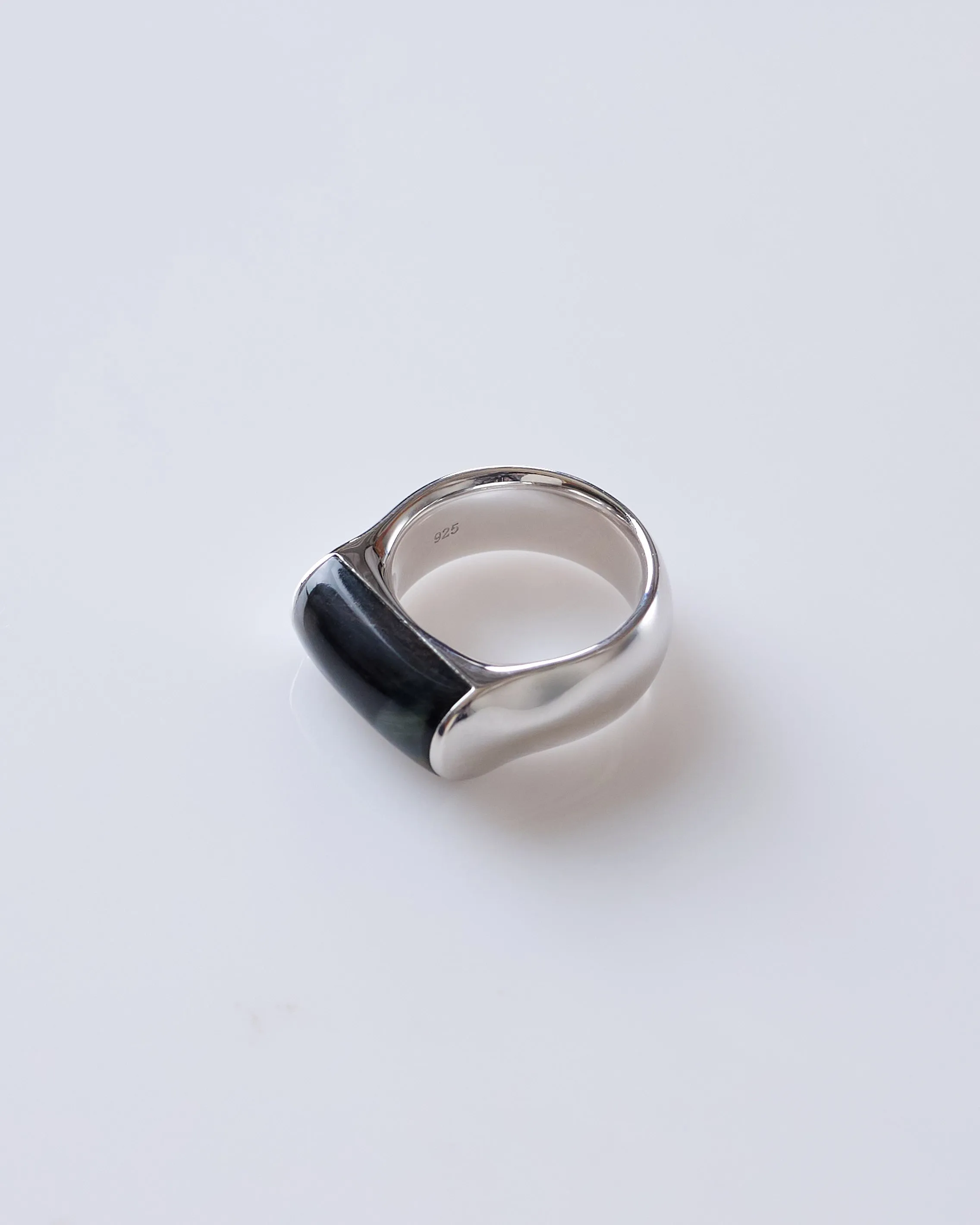 Tom Wood Crest Ring (M) Silver 925/Blue Hawk Eye